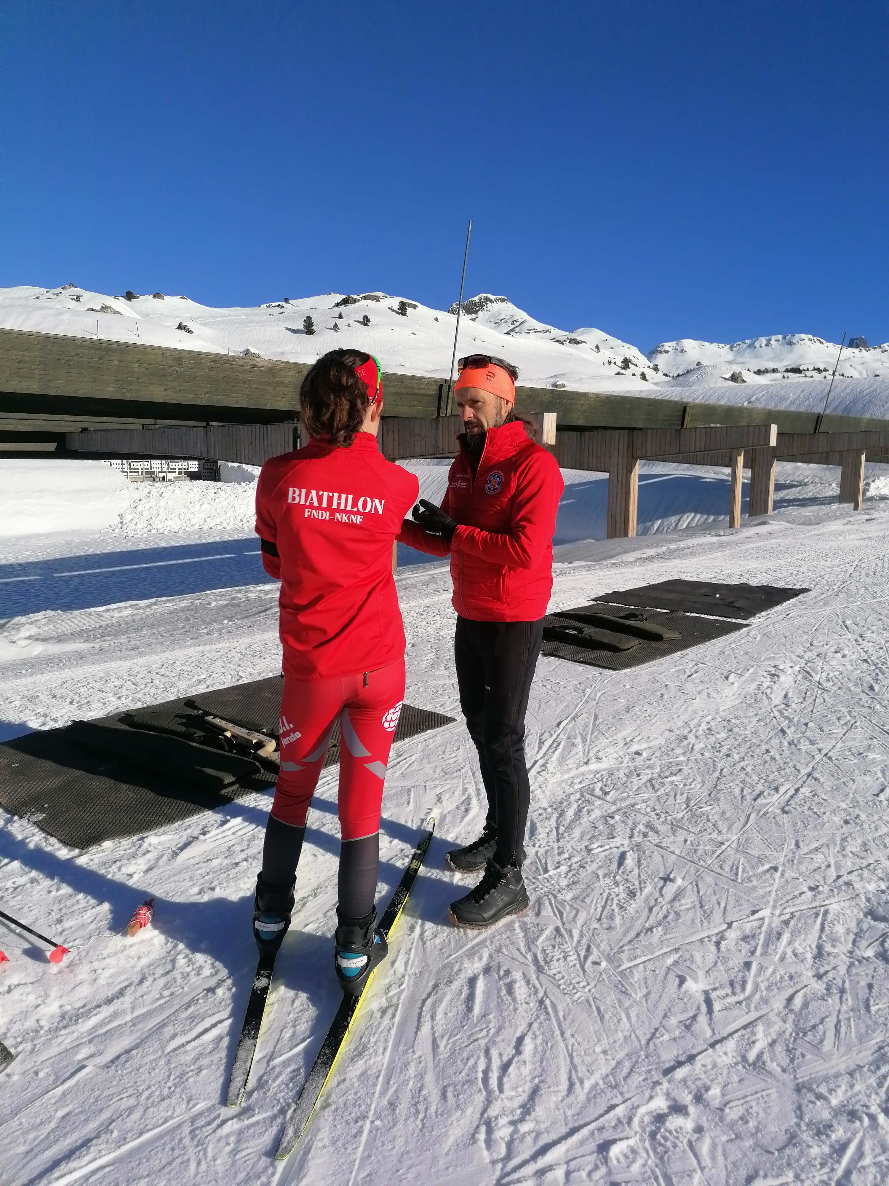 Primer entrenamiento en nieve del equipo navarro de biathlon